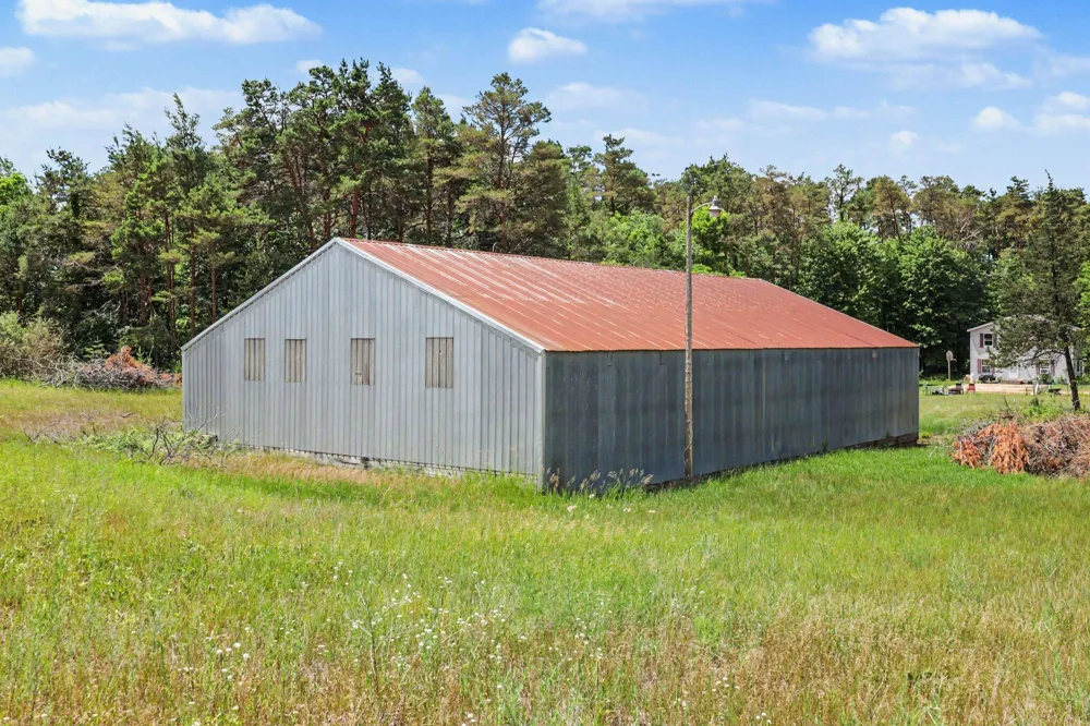 1672 E Croton Drive Newaygo, MI 49337