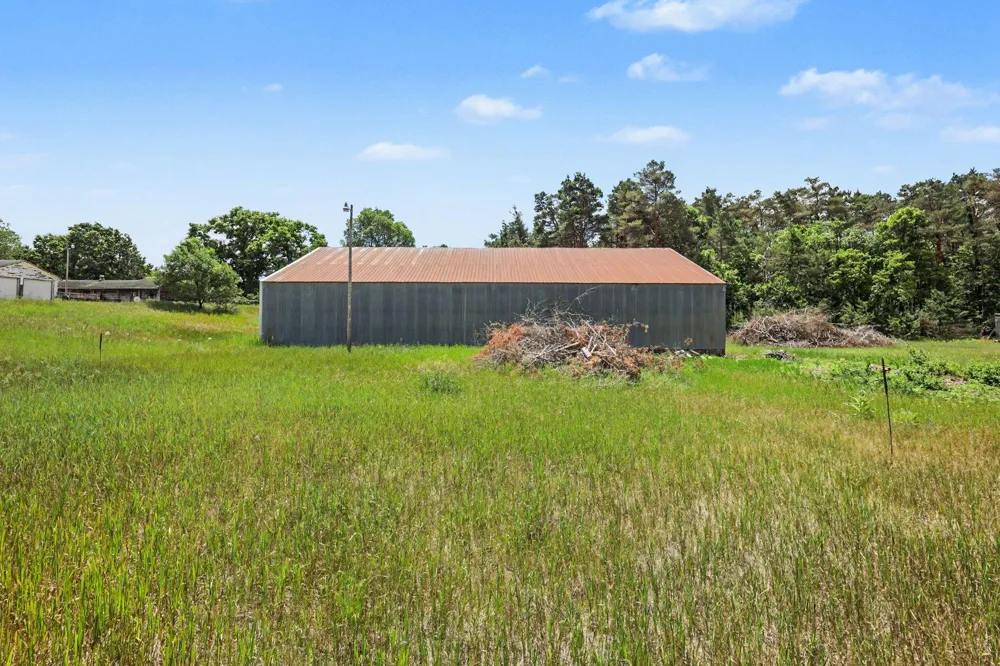 1672 E Croton Drive Newaygo, MI 49337