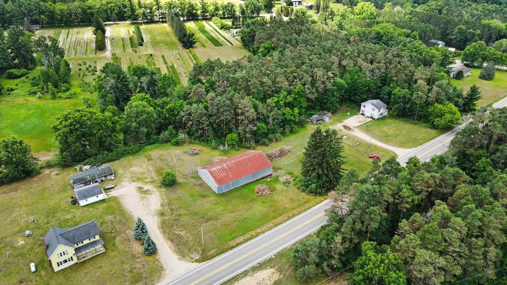 1672 E Croton Drive Newaygo, MI 49337