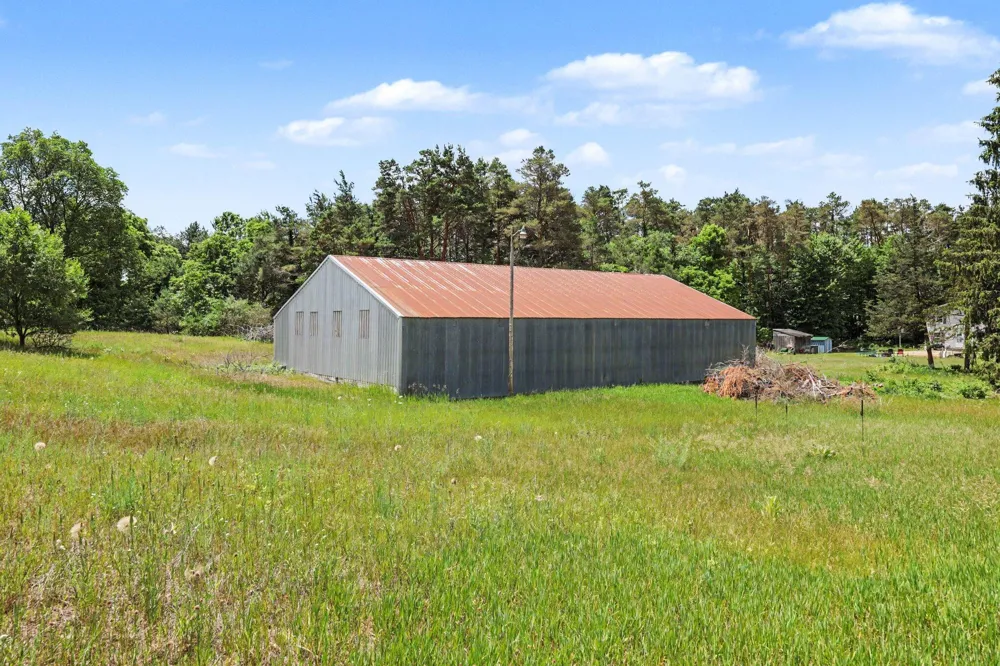 1672 E Croton Drive Newaygo, MI 49337