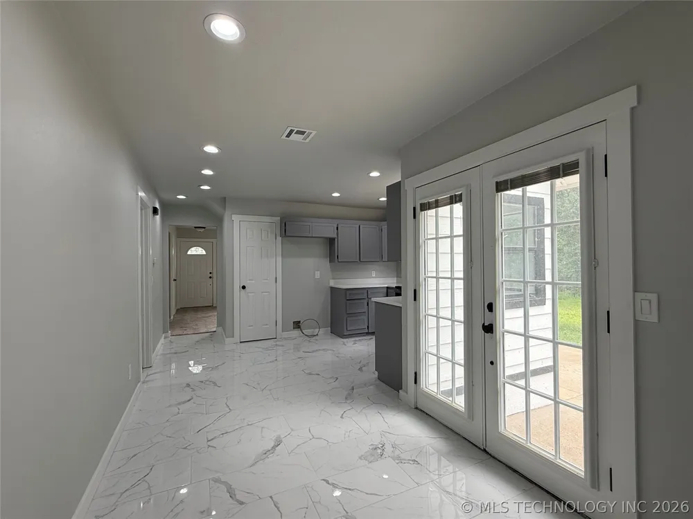 338 E 40th Street Sand Springs, OK 74063
