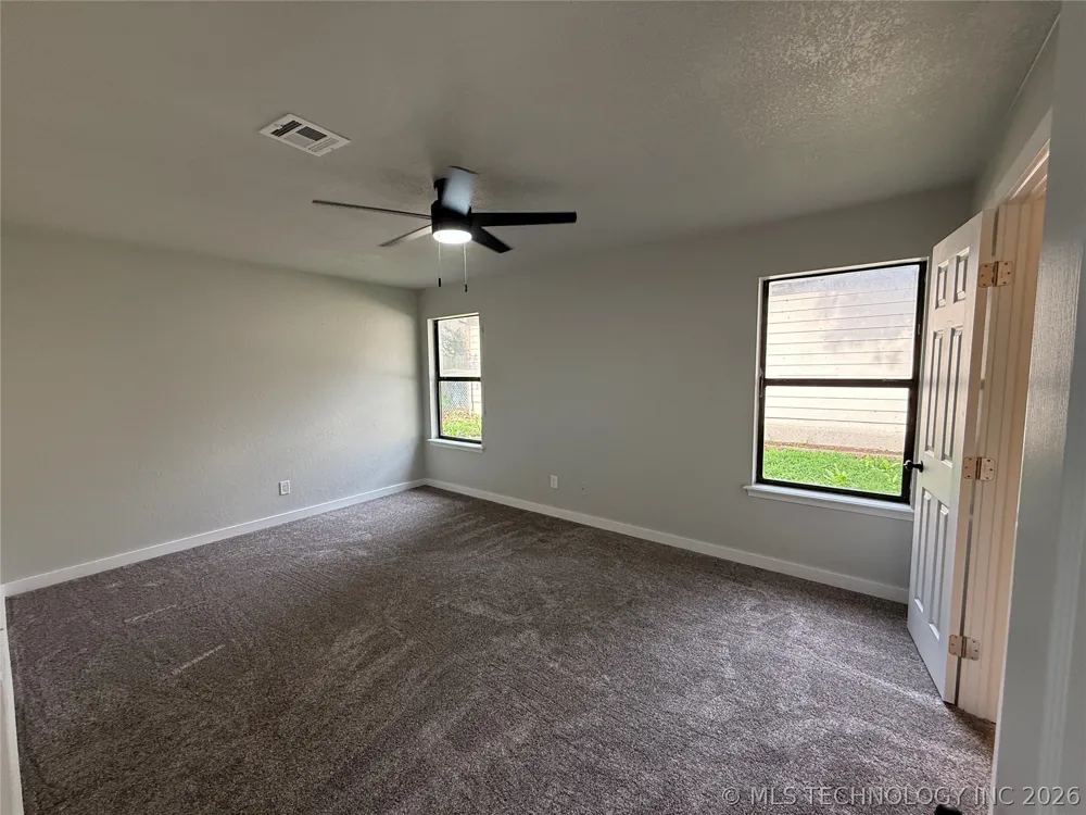 338 E 40th Street Sand Springs, OK 74063