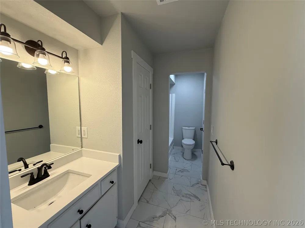 338 E 40th Street Sand Springs, OK 74063
