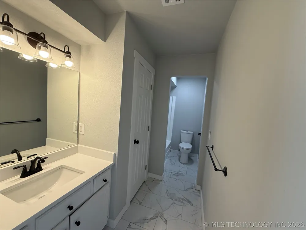 338 E 40th Street Sand Springs, OK 74063