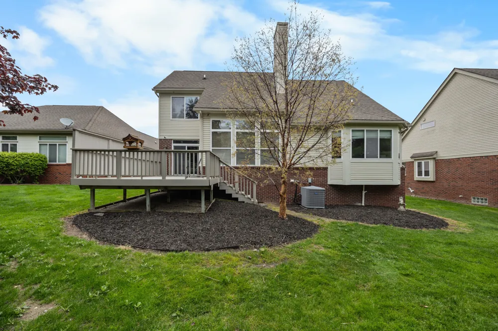 22273 Abington Drive Farmington Hills, MI 48335