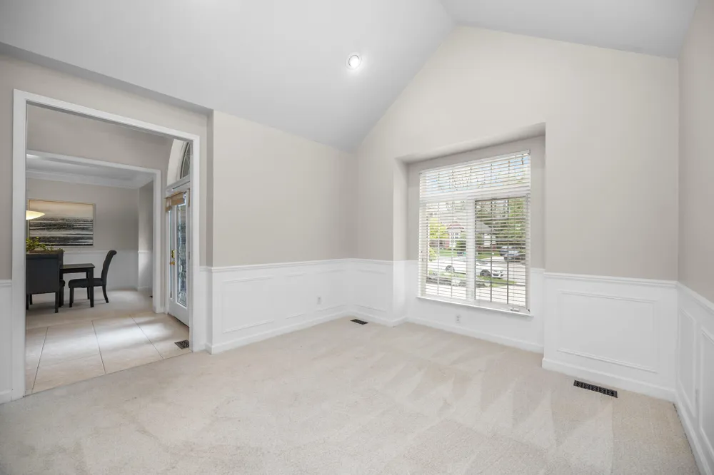 22273 Abington Drive Farmington Hills, MI 48335