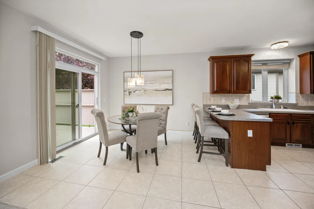 22273 Abington Drive Farmington Hills, MI 48335