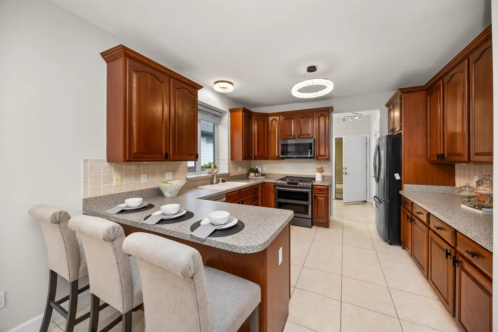 22273 Abington Drive Farmington Hills, MI 48335