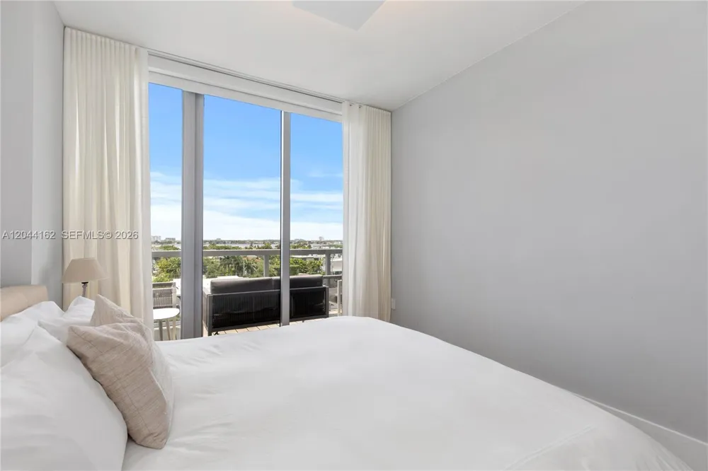 9940 W Bay Harbor Dr #7H-S Bay Harbor Islands, FL 33154