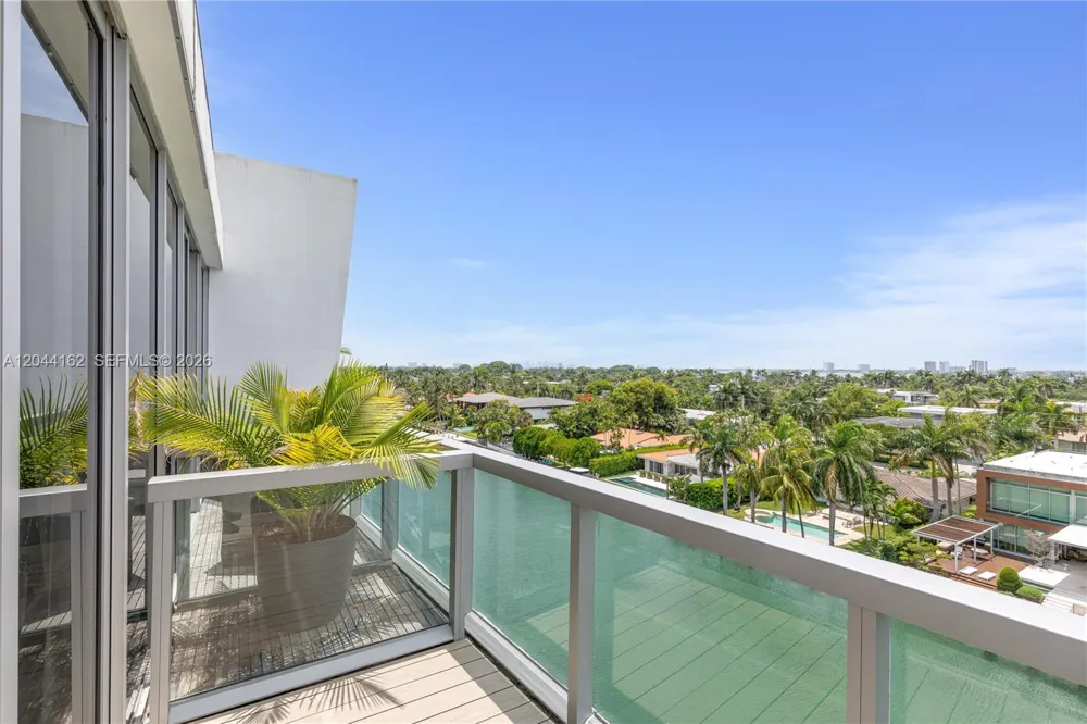 9940 W Bay Harbor Dr #7H-S Bay Harbor Islands, FL 33154
