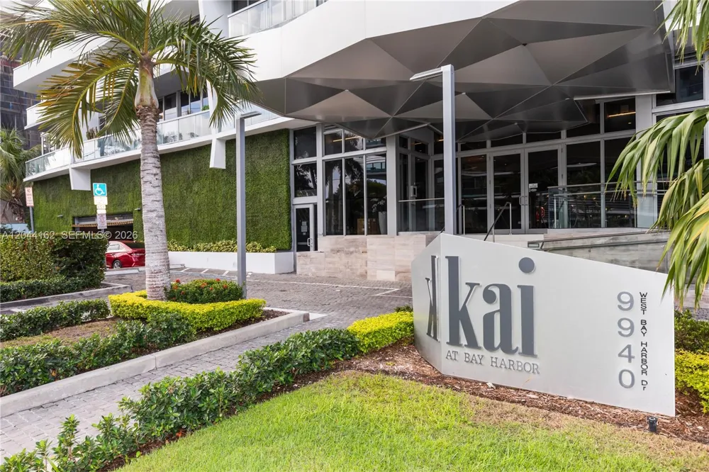 9940 W Bay Harbor Dr #7H-S Bay Harbor Islands, FL 33154