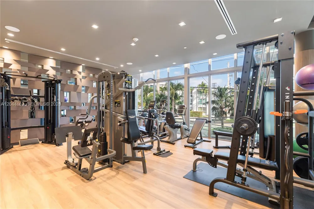 9940 W Bay Harbor Dr #7H-S Bay Harbor Islands, FL 33154