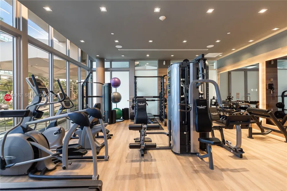 9940 W Bay Harbor Dr #7H-S Bay Harbor Islands, FL 33154