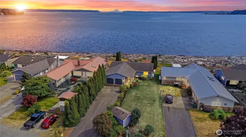 846 Livingston Bay Shore Drive