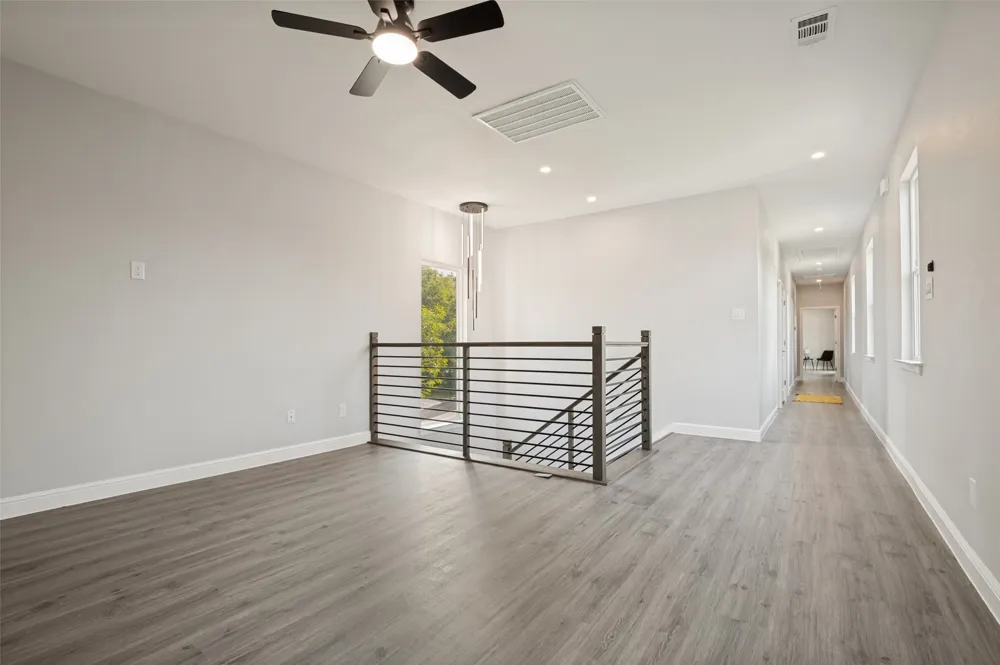 512 Phinney Avenue Cockrell Hill, TX 75211