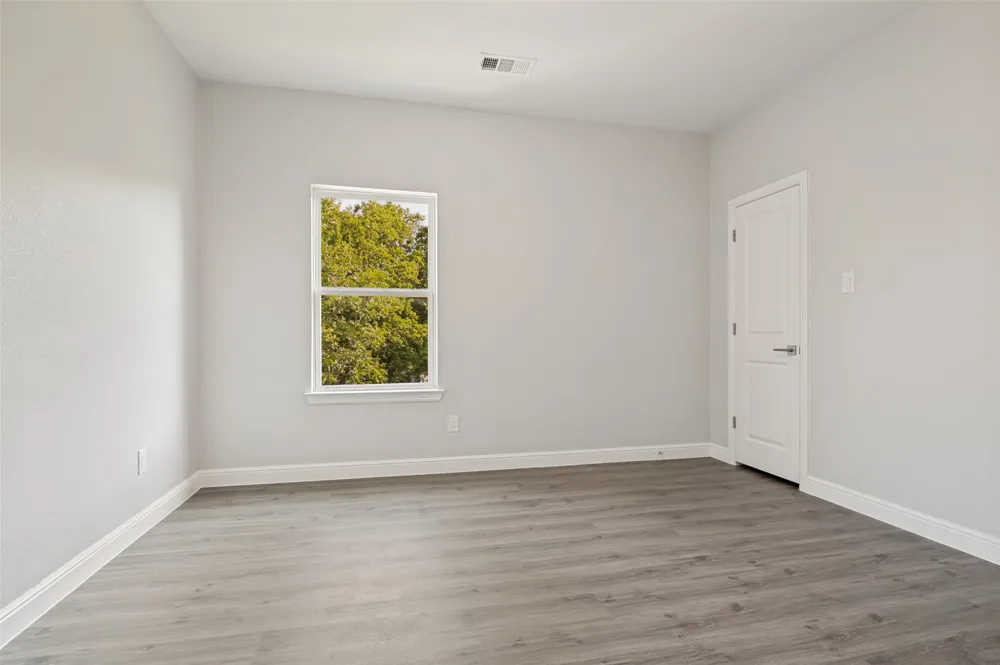 512 Phinney Avenue Cockrell Hill, TX 75211