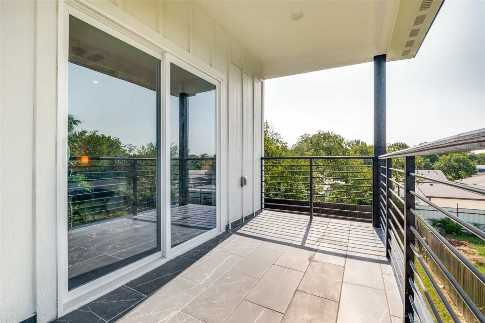 512 Phinney Avenue Cockrell Hill, TX 75211