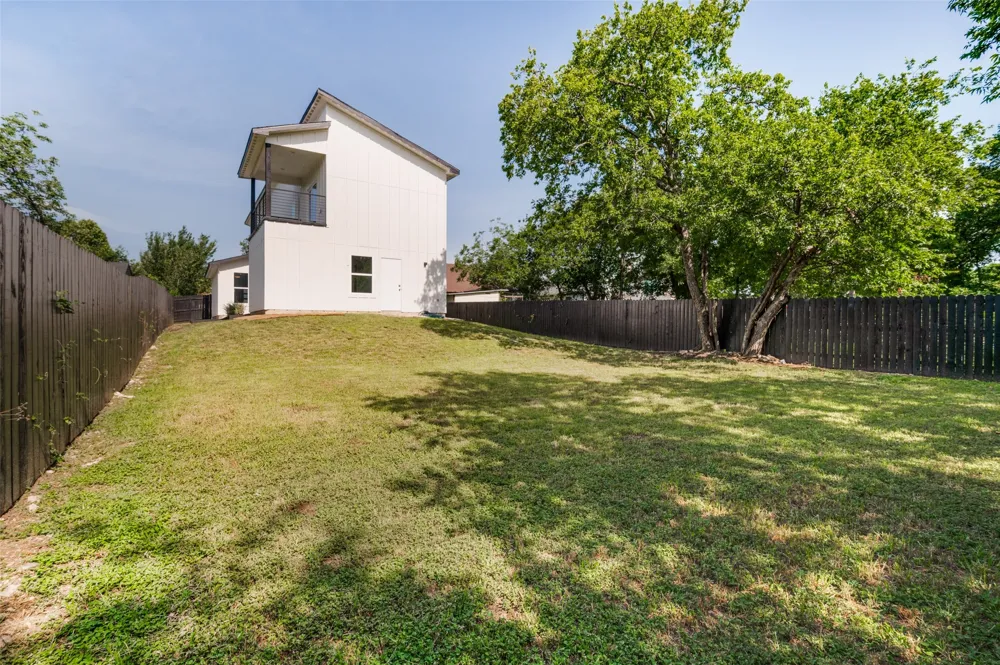 512 Phinney Avenue Cockrell Hill, TX 75211