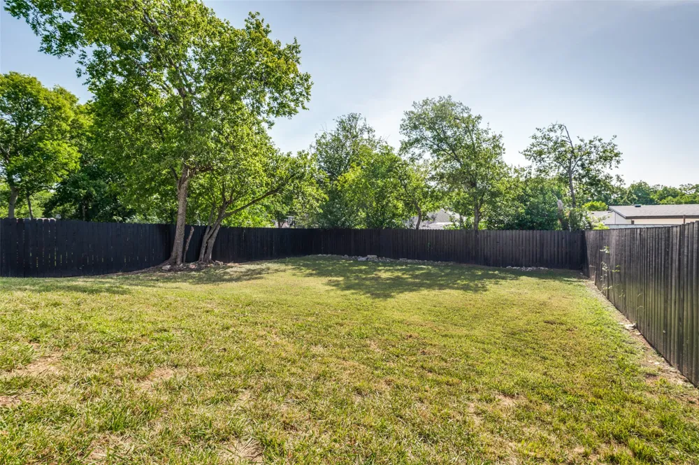 512 Phinney Avenue Cockrell Hill, TX 75211