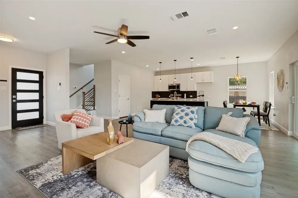 512 Phinney Avenue Cockrell Hill, TX 75211