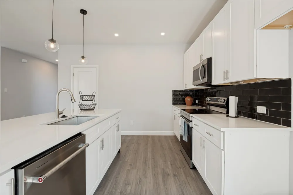 512 Phinney Avenue Cockrell Hill, TX 75211