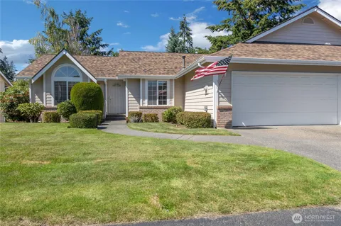 4 Lakewood Oaks Drive
