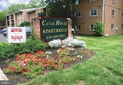 126 E MAPLE AVENUE #D27