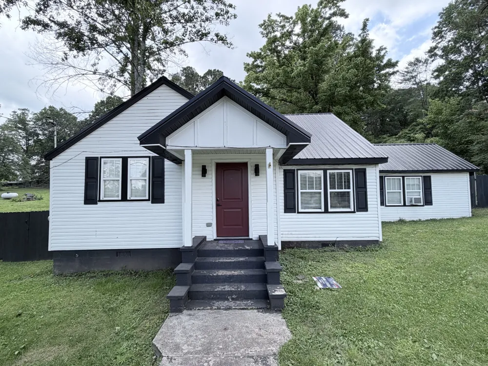 215 St Clair St Tracy City, TN 37387