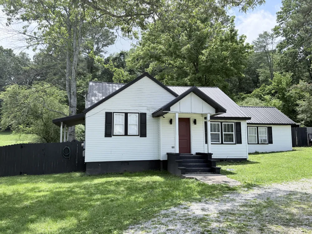 215 St Clair St Tracy City, TN 37387