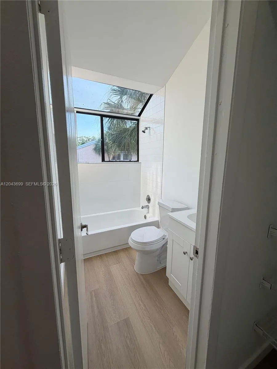 1808 Runners Way #1808 North Lauderdale, FL 33068