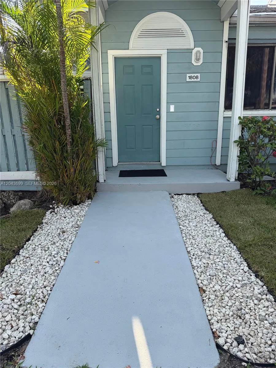1808 Runners Way #1808 North Lauderdale, FL 33068
