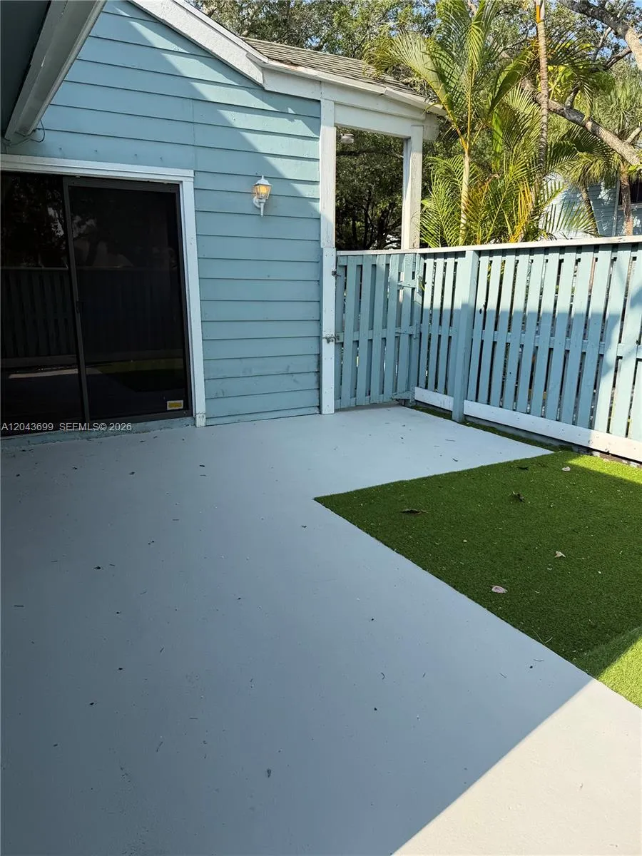 1808 Runners Way #1808 North Lauderdale, FL 33068