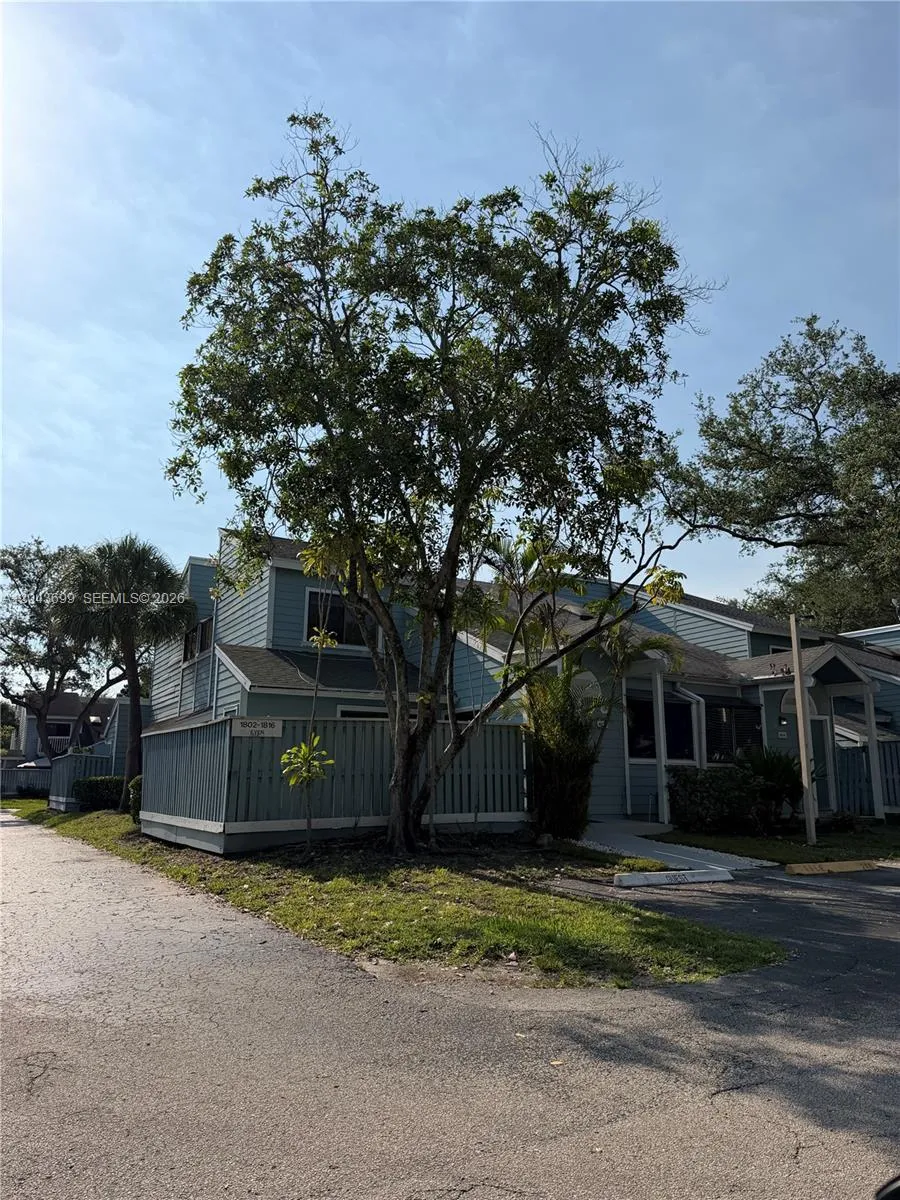 1808 Runners Way #1808 North Lauderdale, FL 33068