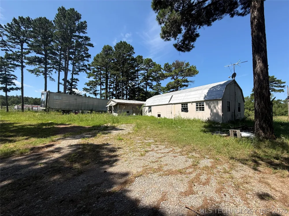 31384 W Tucker Knob Road Kinta, OK 74552