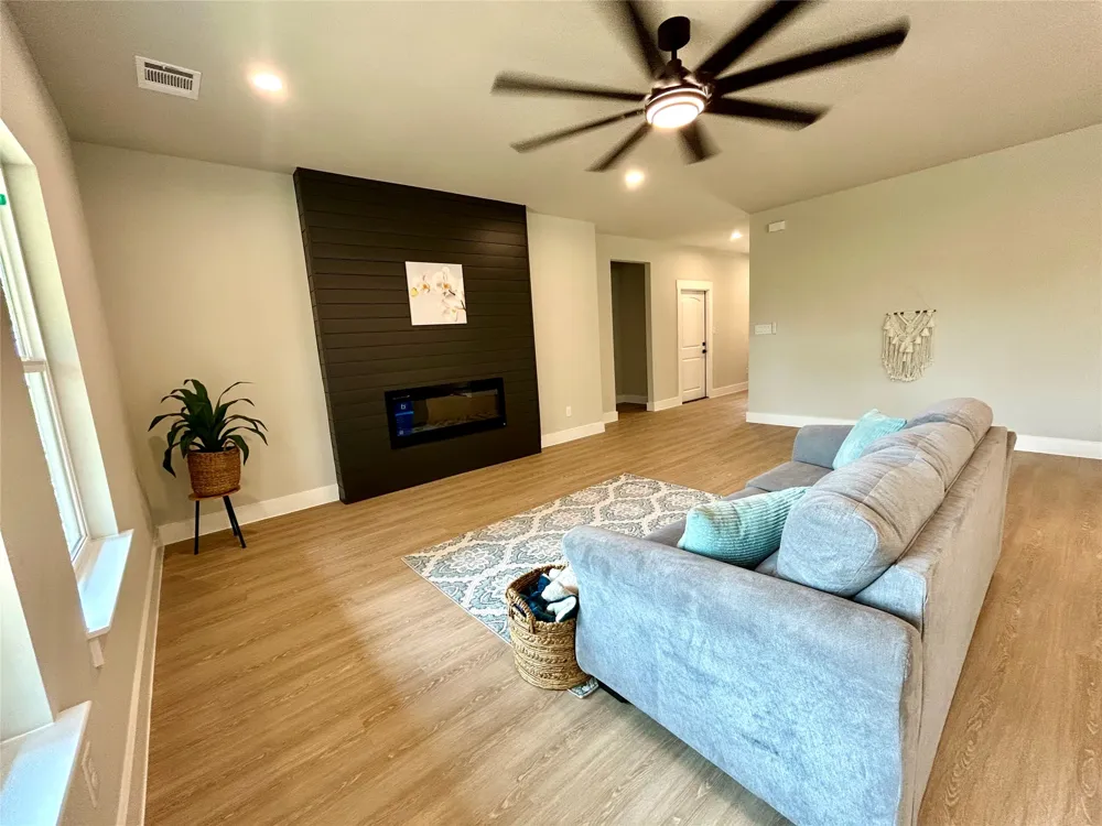 165 Lamaloa Lane Bastrop, TX 78602
