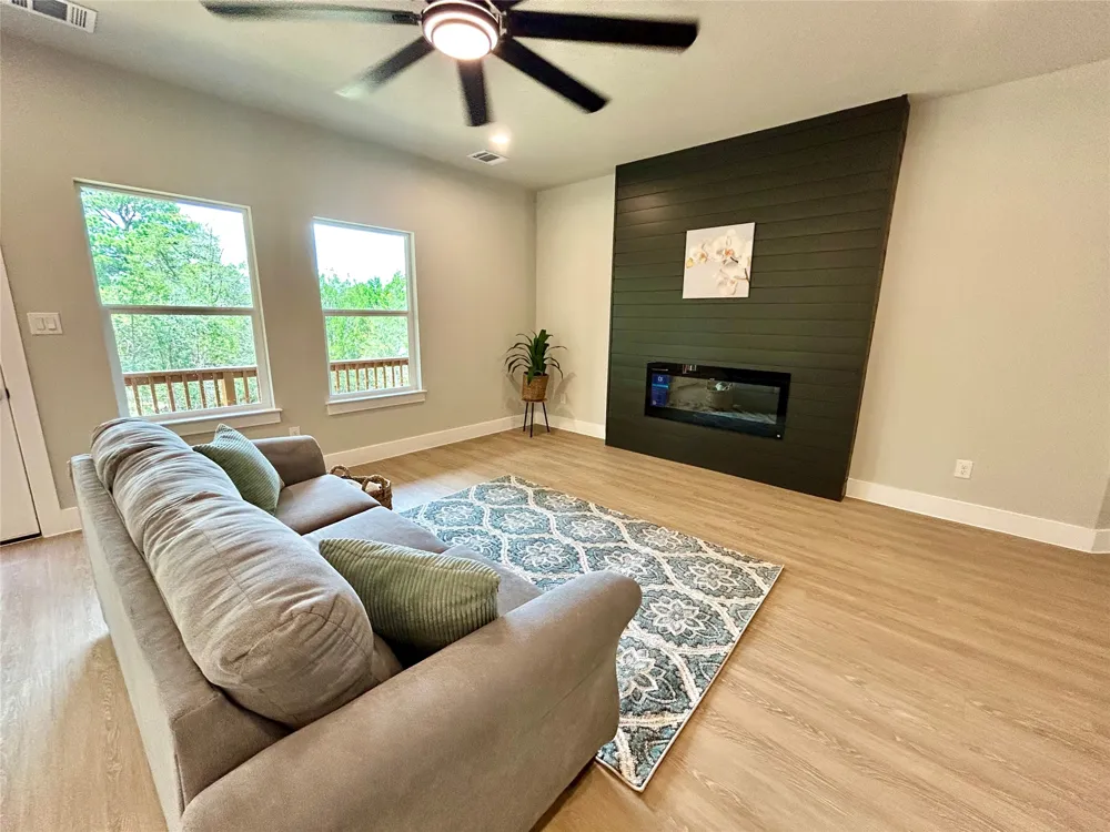 165 Lamaloa Lane Bastrop, TX 78602