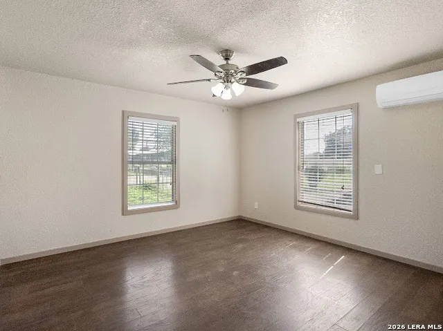 910 Menefee Blvd San Antonio, TX 78237