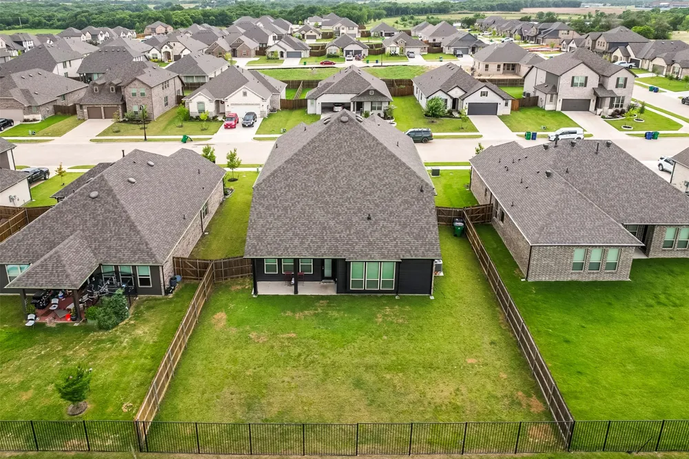 424 Burrow Drive Waxahachie, TX 75167