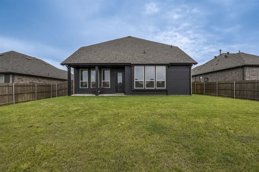 424 Burrow Drive Waxahachie, TX 75167