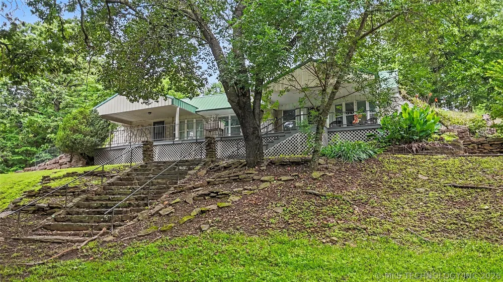 25031 S 490 ROAD Tahlequah, OK 74464