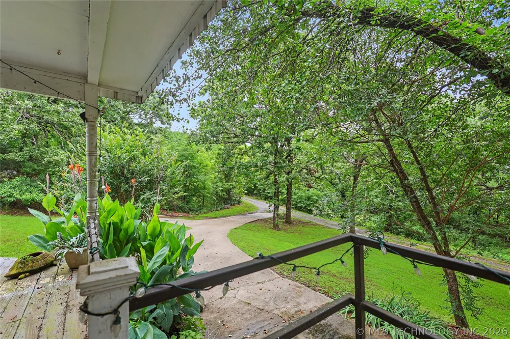 25031 S 490 ROAD Tahlequah, OK 74464
