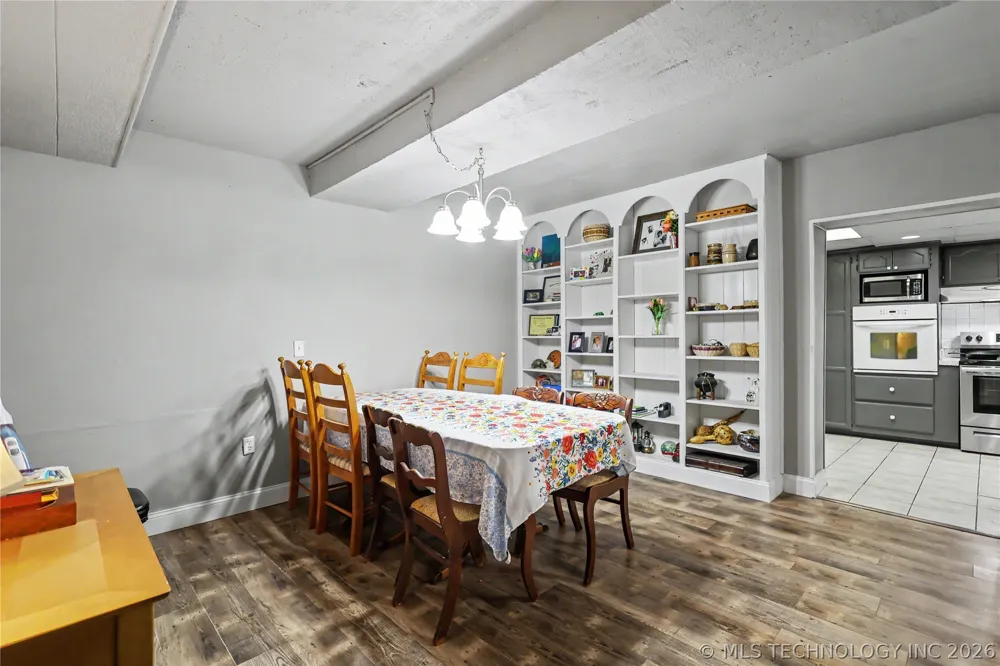 25031 S 490 ROAD Tahlequah, OK 74464