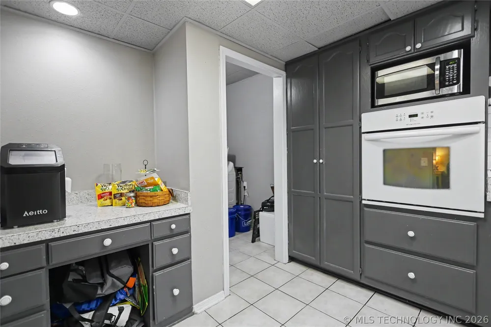 25031 S 490 ROAD Tahlequah, OK 74464