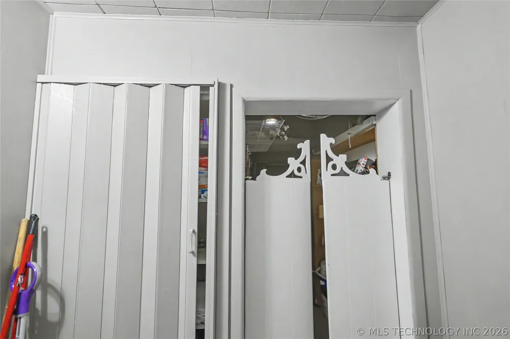 25031 S 490 ROAD Tahlequah, OK 74464