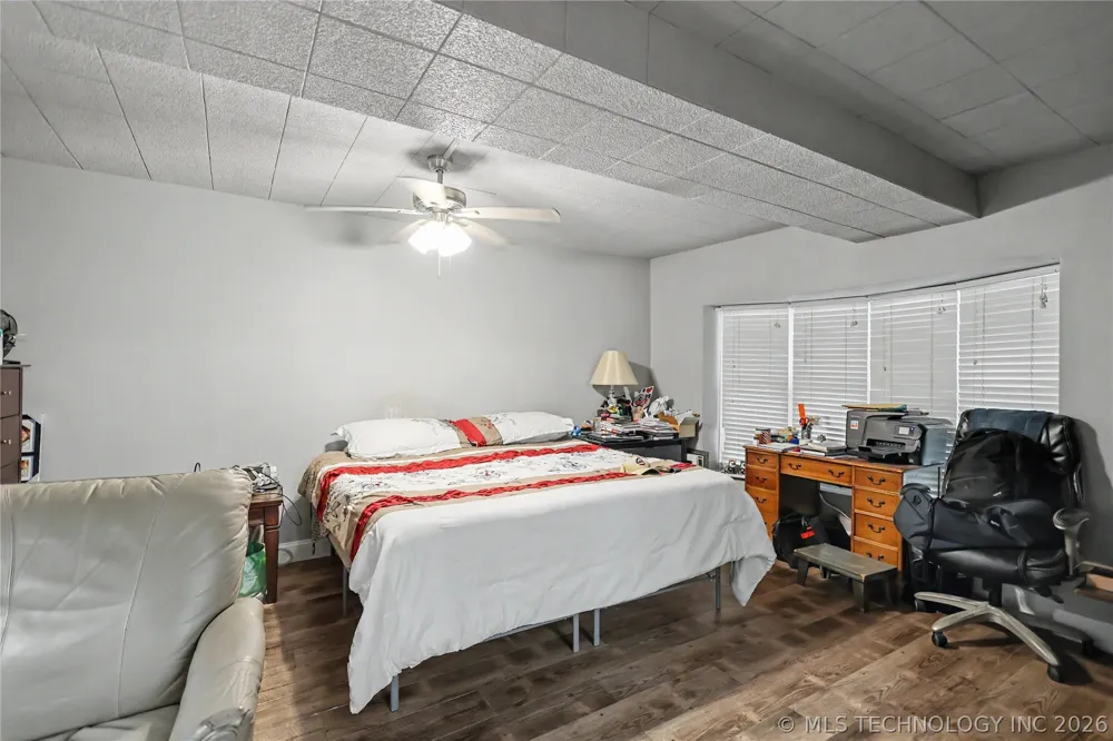 25031 S 490 ROAD Tahlequah, OK 74464