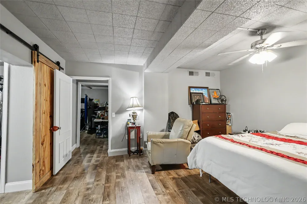 25031 S 490 ROAD Tahlequah, OK 74464