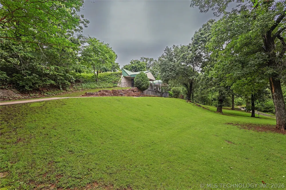 25031 S 490 ROAD Tahlequah, OK 74464