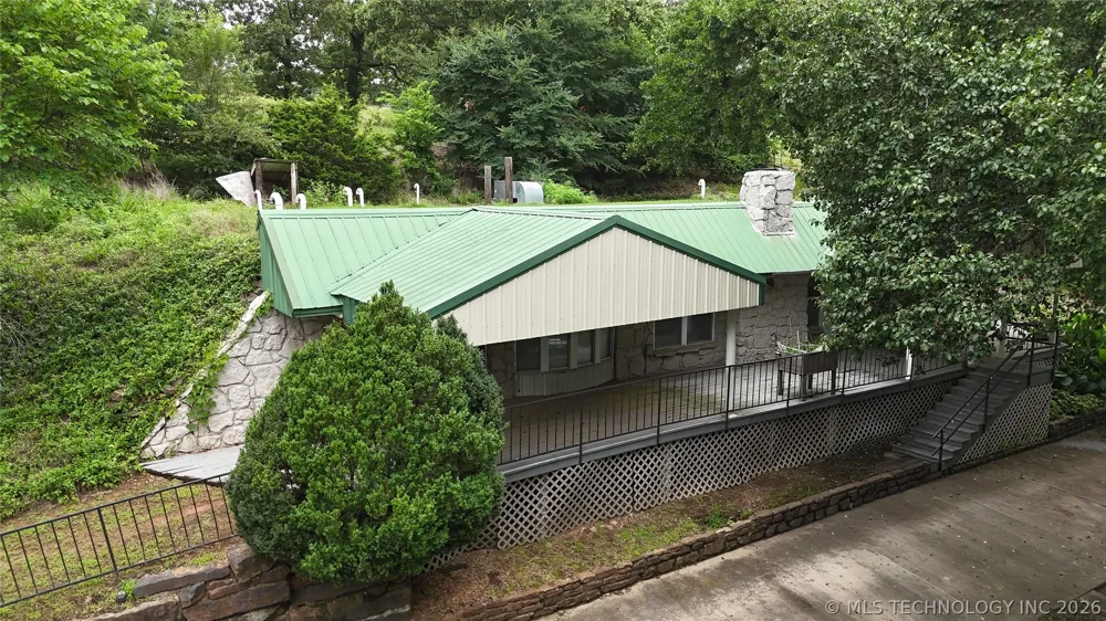 25031 S 490 ROAD Tahlequah, OK 74464
