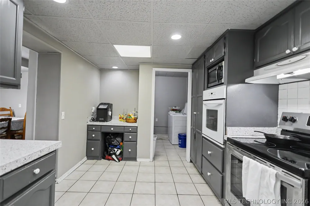 25031 S 490 ROAD Tahlequah, OK 74464