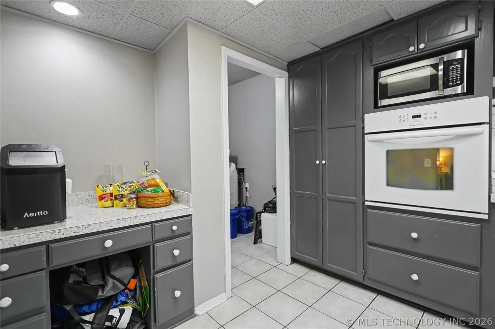 25031 S 490 ROAD Tahlequah, OK 74464